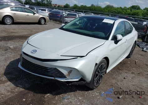 2025 Toyota Camry Xle из США, поврежденный, VIN 4T1DAACK5SU524284